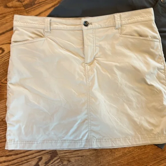 Eddie Bauer lot - 2 Travex travel skirts women’s size 12, gray and light tan - Picture 2 of 11